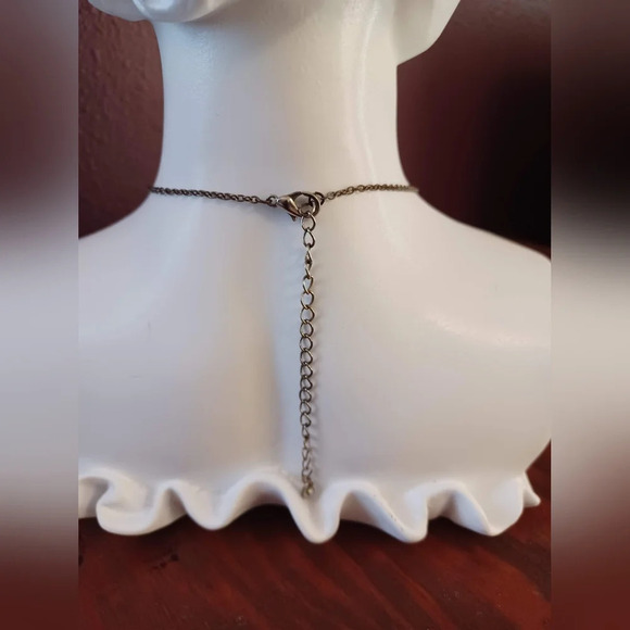 A Vintage Pale Green Clear Crystal Drop Princess Choker Collar Necklace - Picture 4 of 6